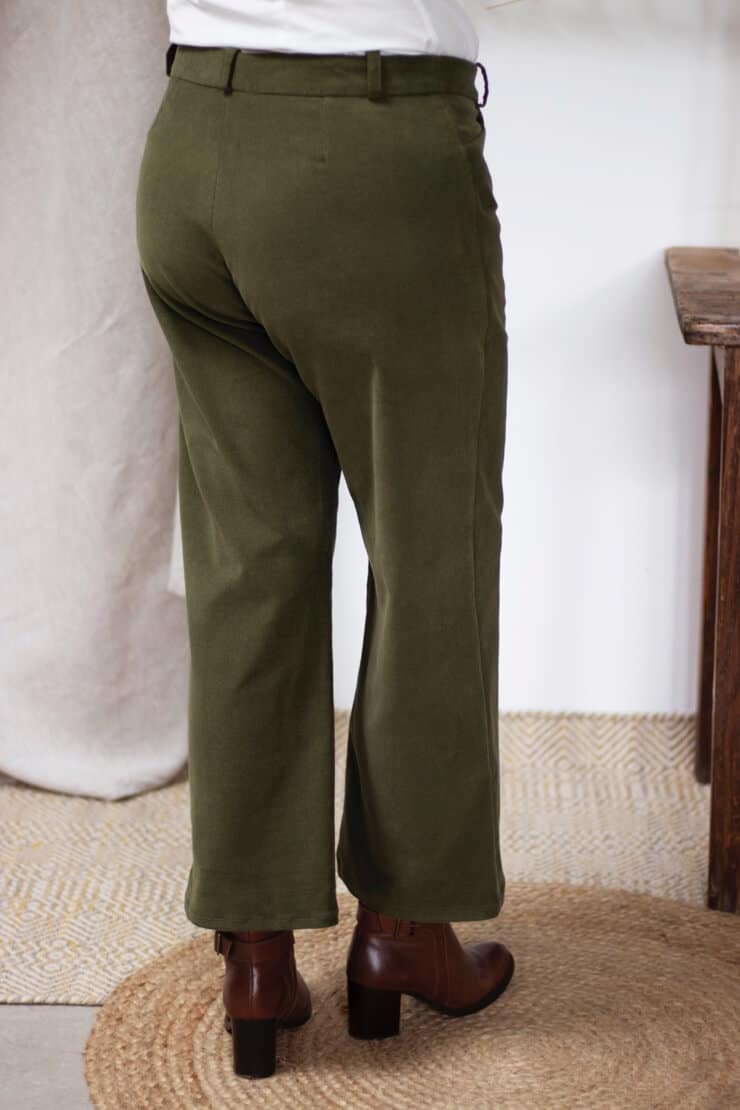 L'INCOMPARABLE Pantalon large en velours kaki