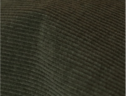 Velours de coton biologique certifié GOTS - Zoom sur la couleur vert kaki - C.BERGAMIA - Choisir le tissu de son pantalon