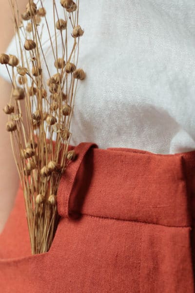 Zoom sur pantalon ample en lin orange femme - Fabriqué en France par C.Bergamia - 13