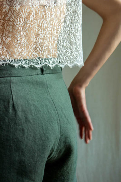 Short femme en lin couleur jade - short fabriqué en France par C.Bergamia 2