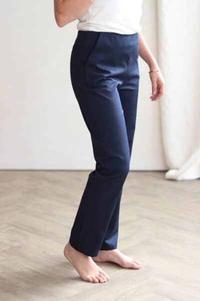 Pantalon cigarette en coton bio marine - Pantalon made in France - C.Bergamia 3