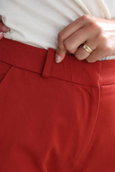 Pantalon femme made in france en coton rouge upcyclé - Pantalon coupe droite rouge - C.Bergamia 3